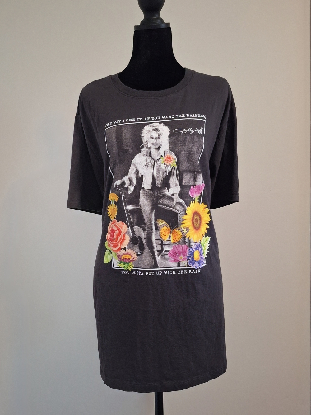 Dolly Parton Inspirational Quote Dark Gray Graphic Tee